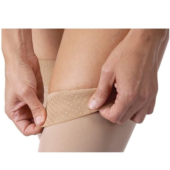 JOBST Thigh High 15-20 Mmhg Closed Toe & Silicone - Picture 4 of 8